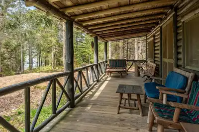 Image de Serene Rustic Cabin in the Heart of Sprucewold, close to town