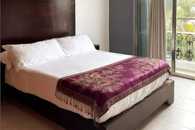 Image de Located in the Luxury Downtown of Cancun, downtown