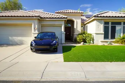 Image de Entire Home in Paradise Valley Village - magic zip code!