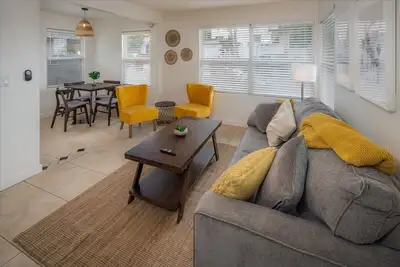 Image de Walk to Historic Old Town San Diego, cute 1 bedroom 1 bath, single story home.