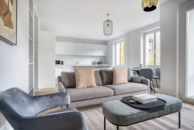 Image de Airy Vorstädte 3. 5 Room w\/ W\/D & Storage, 2 min to Market, by Blueground