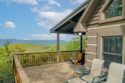 Image de Mountain Masterpeace - Pet friendly Banner Elk log cabin with Long Range Views and hot tub!