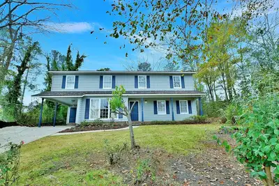 Image de 5br Spacious Retreat: Hot Tub, Bbq, Play Area