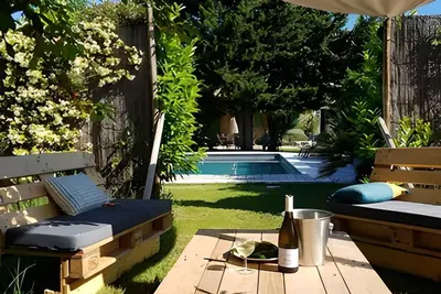 Image de Bastide d'Exception 18ᵉ – Piscine Chauffée & Parc Magnifique au cœur du Luberon
