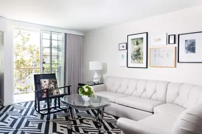 Image de Experience Life at West Hollywood! 2 Modern Units, Balcony, Rooftop Heated Pool!