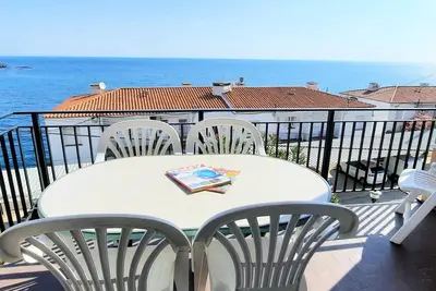 Appartement familial 2 chambres avec terrasse vue mer et parking à Llançà