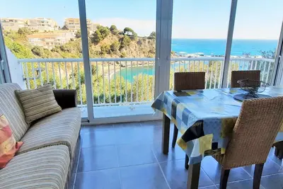 Appartement à Llançà avec grande terrasse, animaux acceptés, proche plage