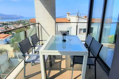 Image de Appartement 3 chambres avec terrasse, piscine, parking et climatisation Ă LlançĂ
