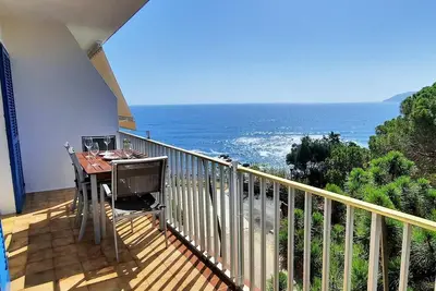 Appartement Familial à Llançà : Plage Carboneres, Parking et Animaux Acceptés