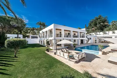 Image de Contemporary Golf Villa Las Brisas Nueva Andalucia