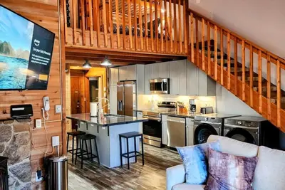 Image de PowderMonkey 2br/2ba+Loft - Ski out & Pet friendly