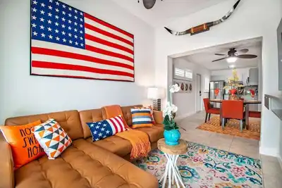 Image de Waterfront Suite| Dock|Fishing| 5-minute walk to the Beach