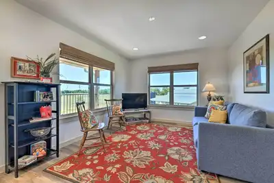 Image de Dog-Friendly Apartment ~ 32 Mi to Fort Worth!