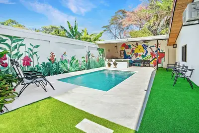 Image de Modern 4br Home | pool, parking | 5 min to beach