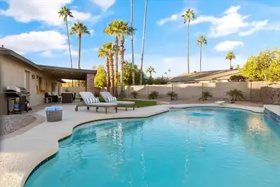 Image de Stunning 3-Bdrm in Great location w/Pool!