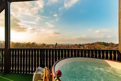 Image de Vinogradarov San - One Bedroom Holiday Home with Hot Tube
