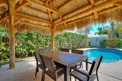 Image de Home w/Pool Near Beach, Dining, Golf, Pickleball courts