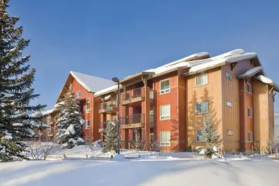 Image de Spacious Condo right on the mountain! Resort includes Indoor Pool, Ski Shuttle,