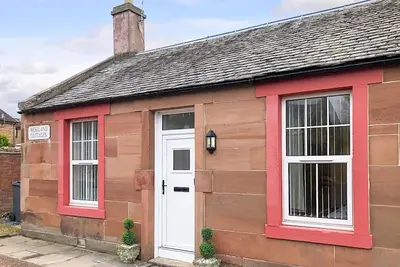 Image de You’ll love the extra space that this charming cottage offers.