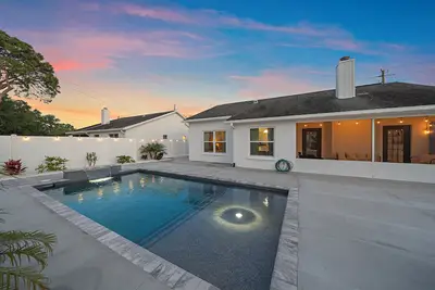 Image de Waldemere House | Saltwater Pool | Screened Porch, Fireplace + Games