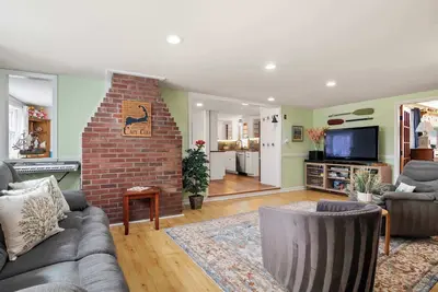 Image de Sunroom, Central Ac, Walk to Dining!