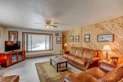 Image de Ponderosa - Peaceful, private cabin on 5 acres by Lake Cascade