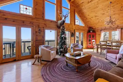 Image de Charming Cabin w/ Sweeping Mountain Views