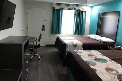 Image de Get Ready for Adventure! 3 Comfortable Units! Close to Tour 18 Golf Course!