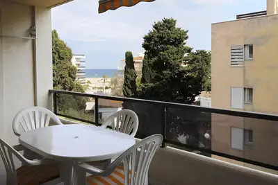 Image de Appartement à 150m de la plage avec piscine, terrasse et parking