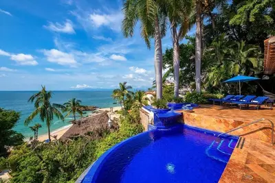 Lower Conchas Chinas villa in Puerto Vallarta with views, pool and easy access to the beach and town