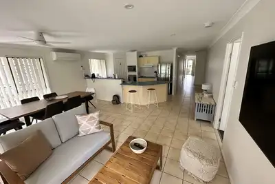 Image de Wakerley Family Home