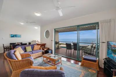 Image de Great water views and pool in the complex