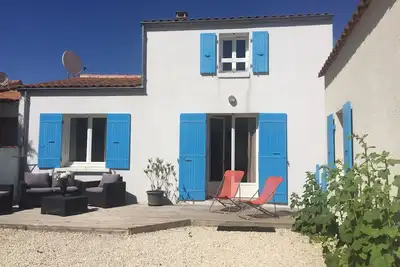 Image de Charmante maison, très calme, avec jardin, à côté de la mer