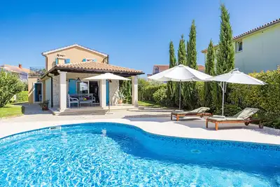 Image de Villa Luka in Fažana with pool & playground only 600 meter from the beach