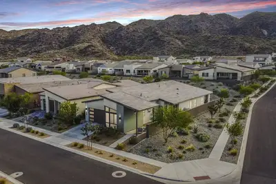 South Mountain Luxury Retreat - New & Modern
