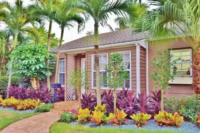 Image de Tropical Bungalow with heated pool