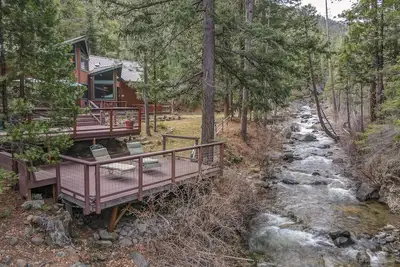 Image de Namaste Sulfur Springs House at Healing Waters of Shasta.
