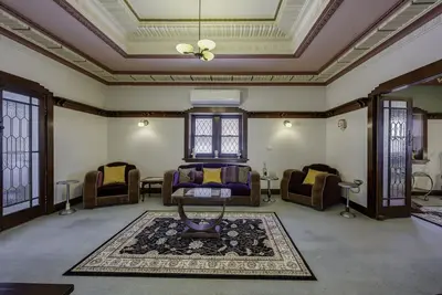 Image de Grand Art Deco Home. Centrally located in cosmopolitan Hamilton - Newcastle