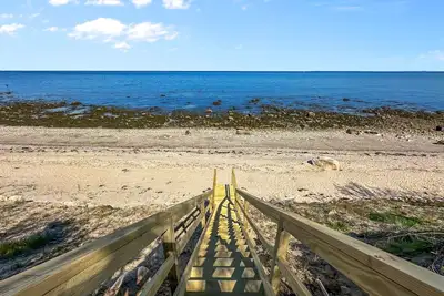 Image de Oceanfront with Peek a boo views of Cape Cod Bay