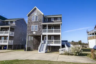 Image de Soundfront, Shared Dock and Pier, Elevator, Private Pool, Hot Tub