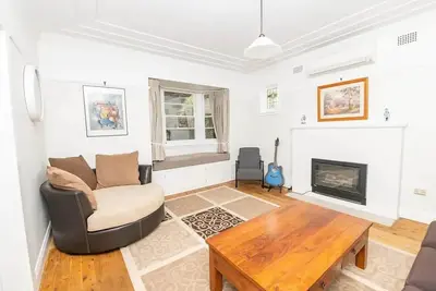 Image de Bathurst Cbd Central - Entire House minutes to Mt Panorama