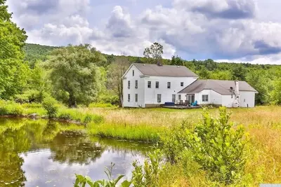 Image de Vintage Charm Farmhouse Retreat