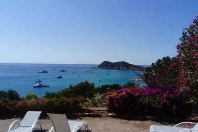 Image de Villa rénovée, vue mer panoramique.