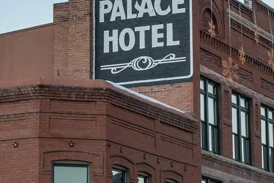 Image de Perfect Queen Suite in ❤️ of Salida at Palace Hotel - seasonal/monthly
