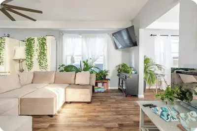 Image de Centrally located Asbury Park!