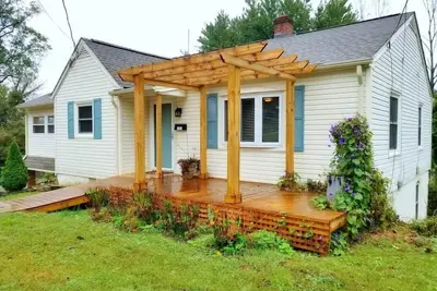 Image de Cozy Ardmore Cottage Main Level