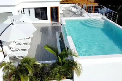 Image de Private Jacuzzi with Private tropical Garden