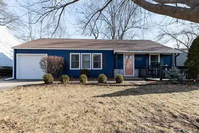 Image de Family Friendly Kansas City Ranch in the Center of it All