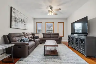 Image de Tufts 3-Bed, 2-Office Home with Laundry