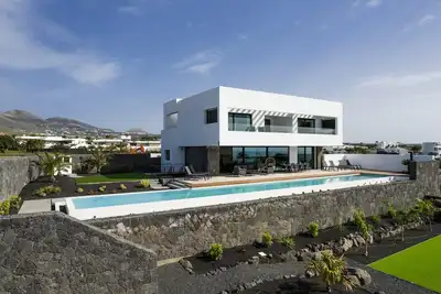 Image de Bamanija | An outstanding 5-bedroom luxury villa in Puerto Calero